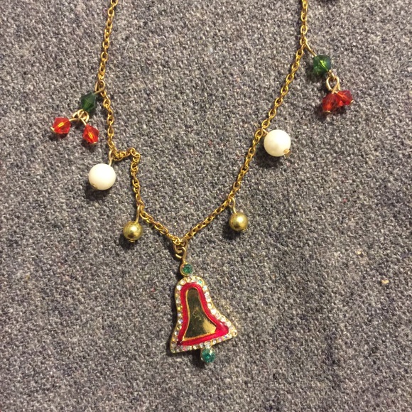 4 necklaces - Picture 5 of 13